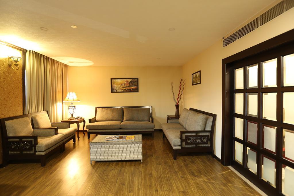 Hotel Atithi Guwahati Exterior foto